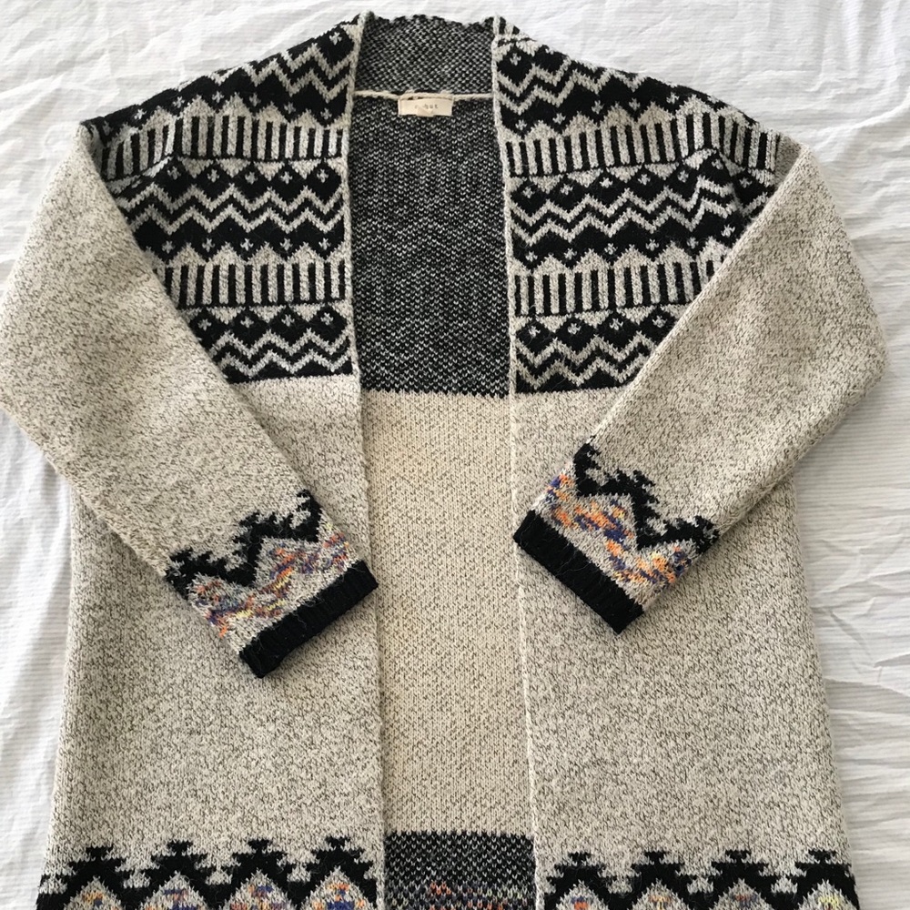 Debut cardigan with black print design
